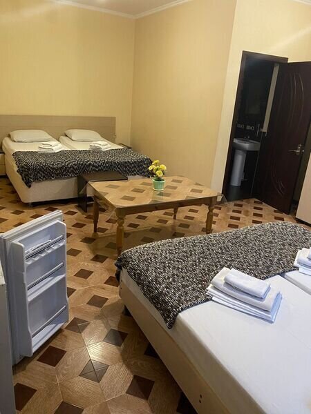 Улучшенный 4-местный (вид на бассейн)