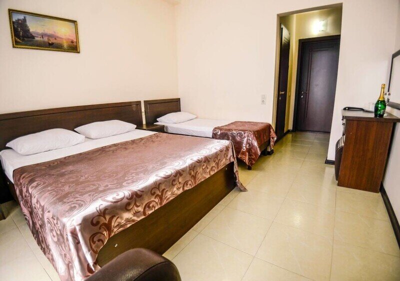 Полулюкс 4-местный (море)