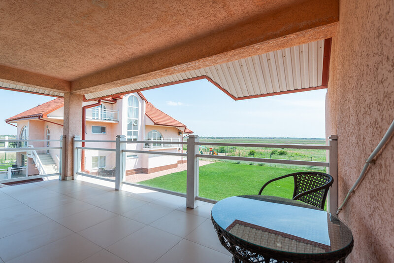 Семейный 3-4-местный (с большой террасой)