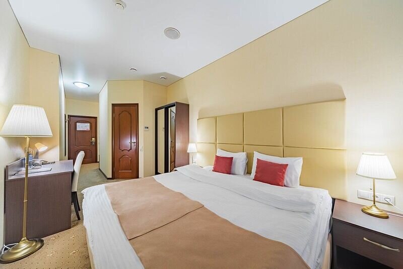 Полулюкс 2-местный (DBL/TWIN)