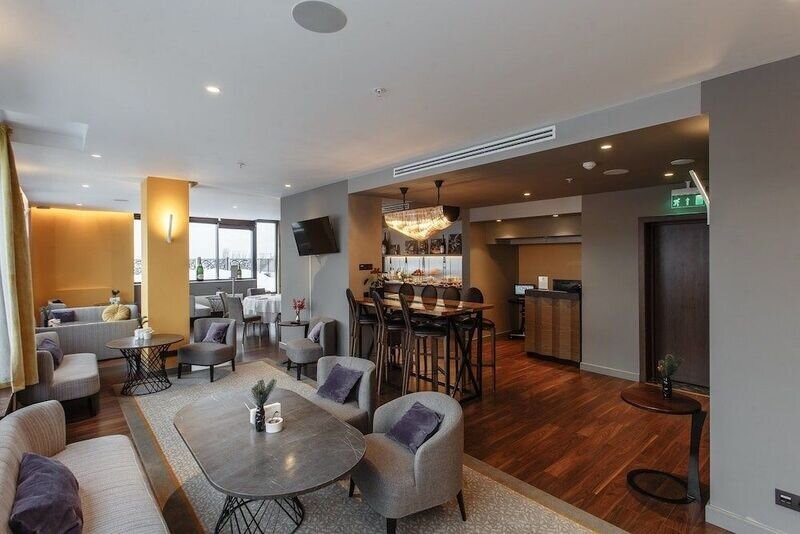 Делюкс 2-местный (DBL с доступом в клубный лаундж)