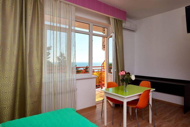 Стандартный 3-местный (с балконом)