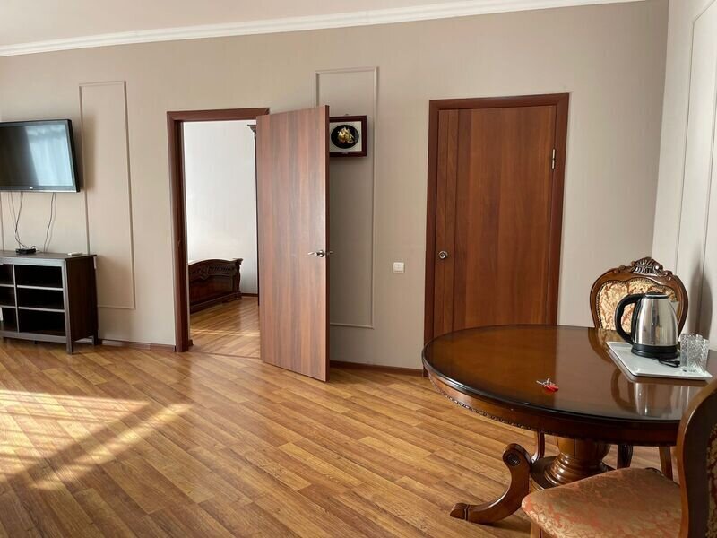 Люкс 4-местный 2-комнатный