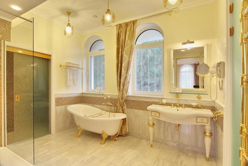 Вилла золотая