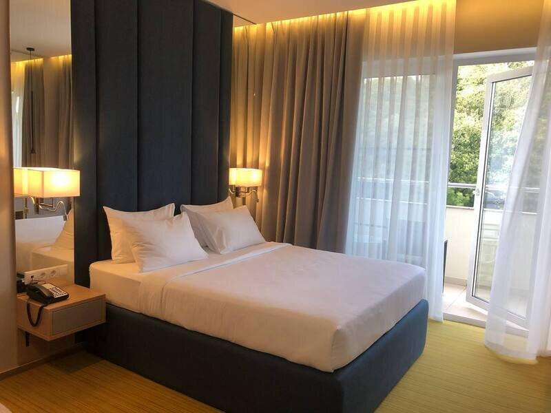 Junior Suite 2-местный (с балконом, вид на лес)