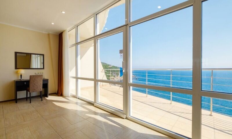 Люкс 2-местный вид на море (5)