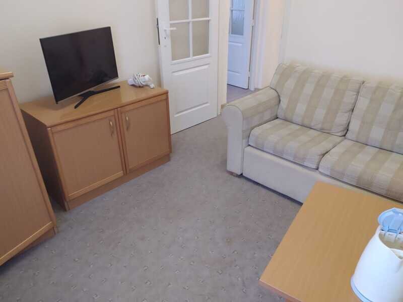 Джуниор сюит 2-местный 2-комнатный №3 (без балкона Запад)