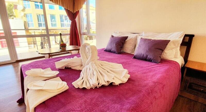 Люкс 3-местный (с патио)