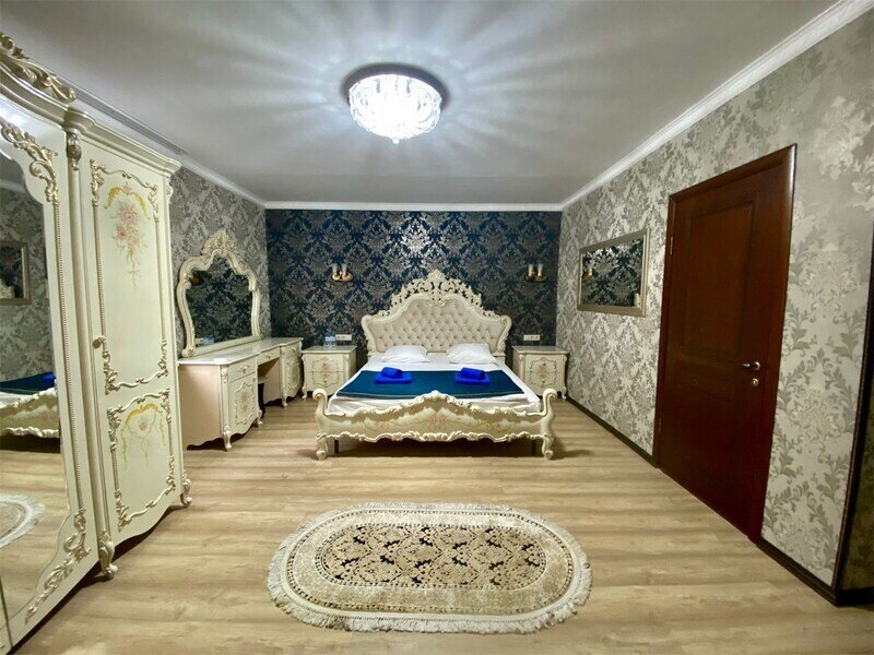 Люкс 2-местный (с 2-спальной кроватью)