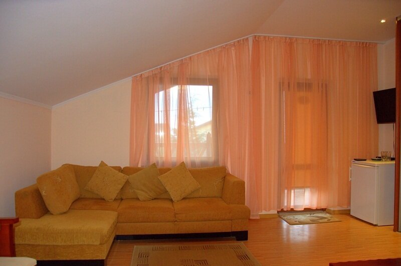 Люкс 4-местный 2-комнатный (3)