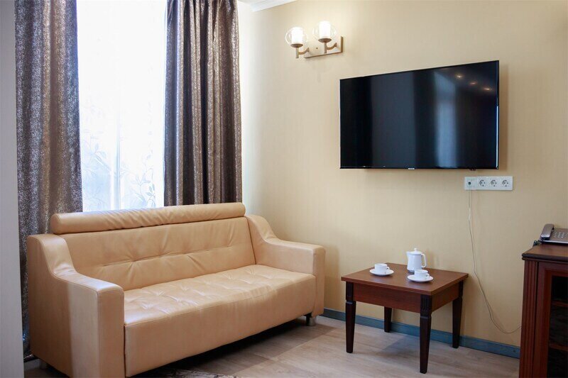 Джуниор Сюит 2-местный (с балконом)