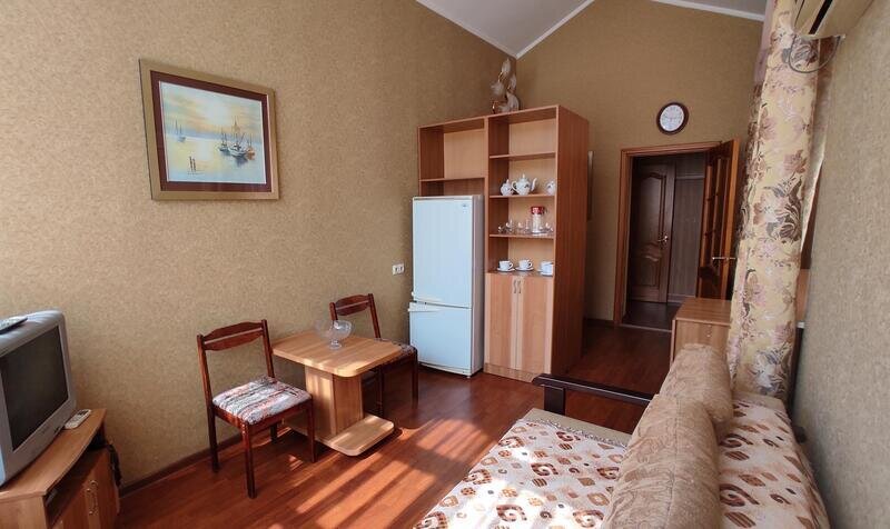 Люкс 2-местный 2-комнатный (с балконом корпус 2)