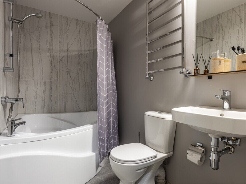 Студио Lux 2-местный (с кроватью, с диваном, с большой ванной)