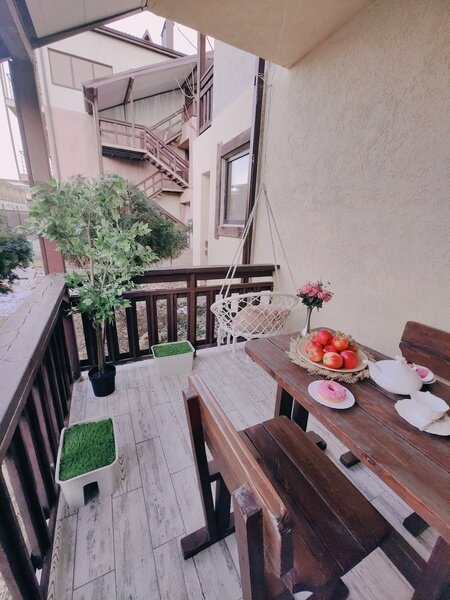 Полулюкс 5-местный (вид на территорию)