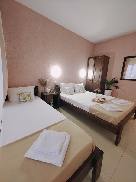 Стандартный 3-местный (вид на территорию)