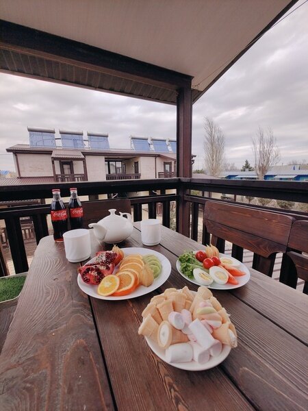 Стандартный 4-местный (вид на территорию)