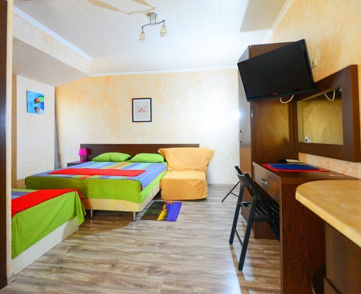 Студио 3-местный