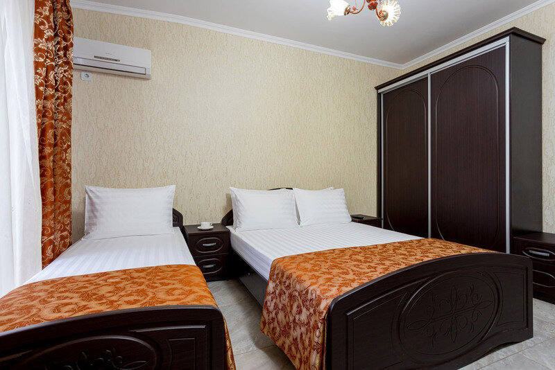 Полулюкс 3-местный (с балконом)