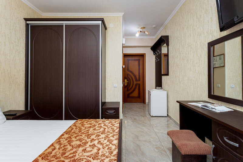 Полулюкс 3-местный (с балконом)