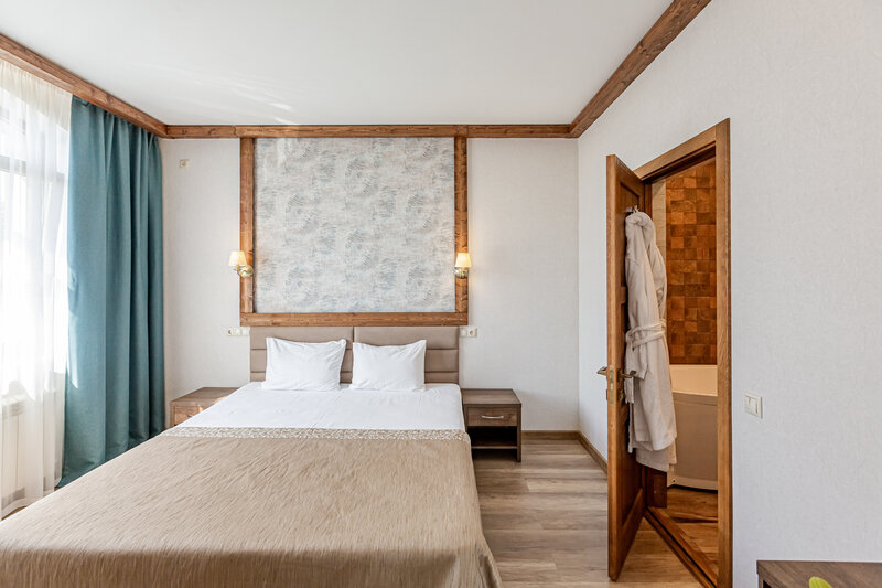 Люкс 2-местный 2-комнатный (208)