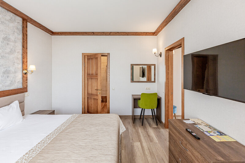 Люкс 2-местный 2-комнатный (208)