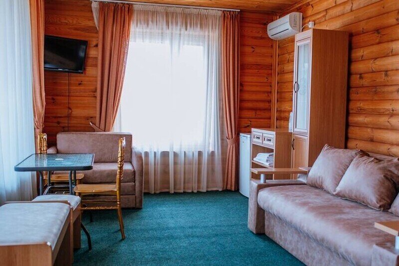 Деревянный сруб Панорамный 3-местный 2-комнатный