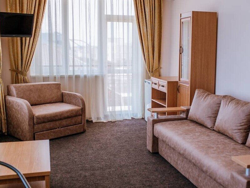 Люкс 3-местный 2-комнатный (Панорамный)