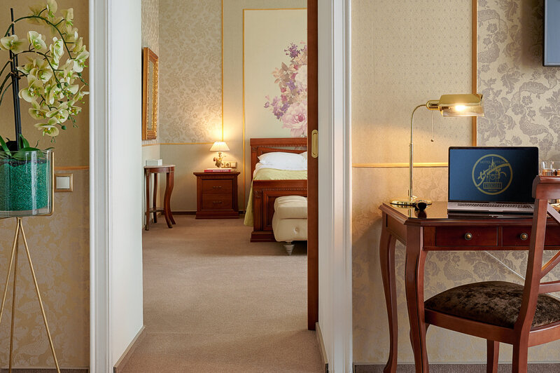 Апартаменты 3-местный 2-комнатный «Золотой Сад»