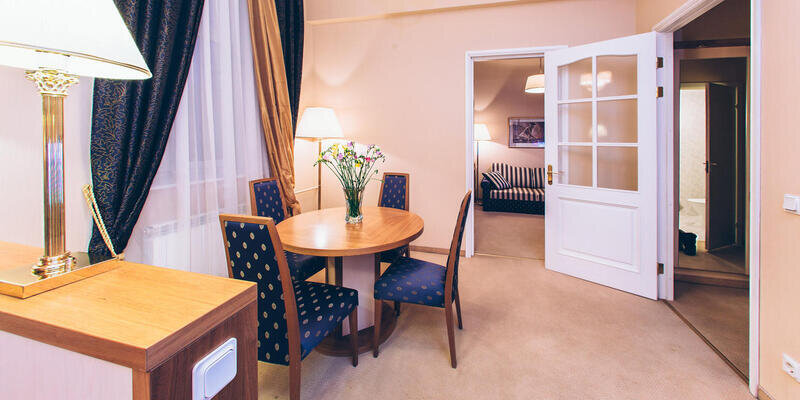 Сюит 2-местный 3-комнатный