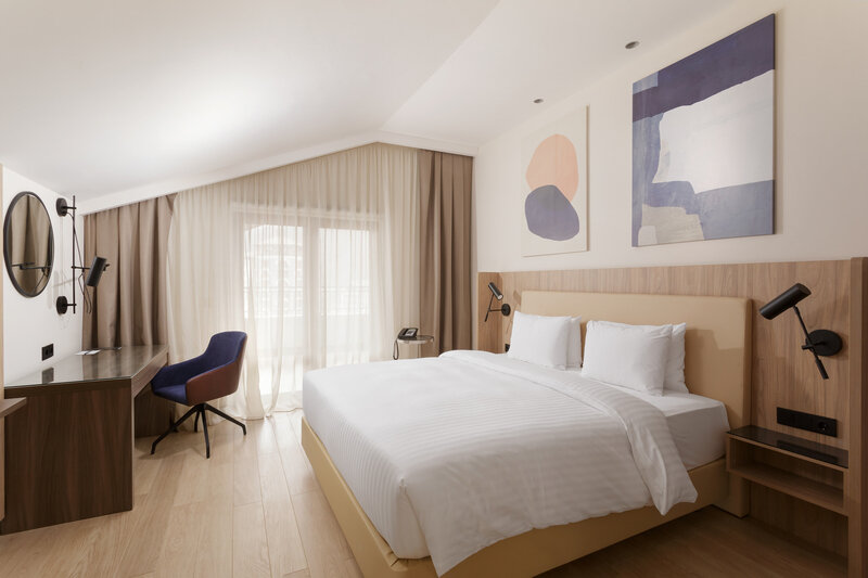 Люкс Джуниор 4-местный 3-комнатный