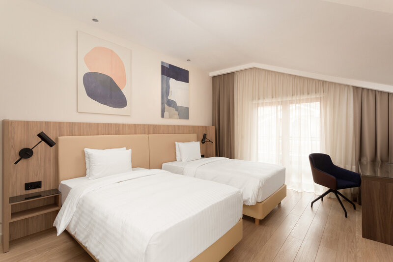 Люкс Джуниор 4-местный 3-комнатный