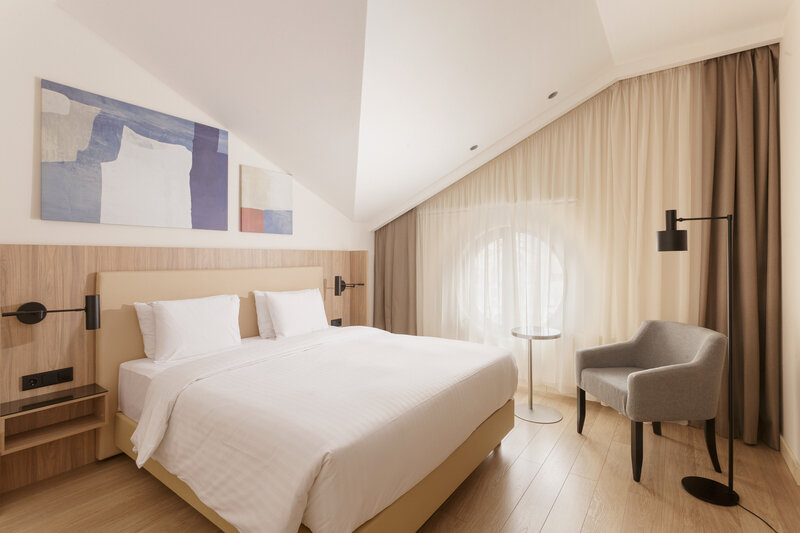 Представительский Люкс 4-местный 3-комнатный