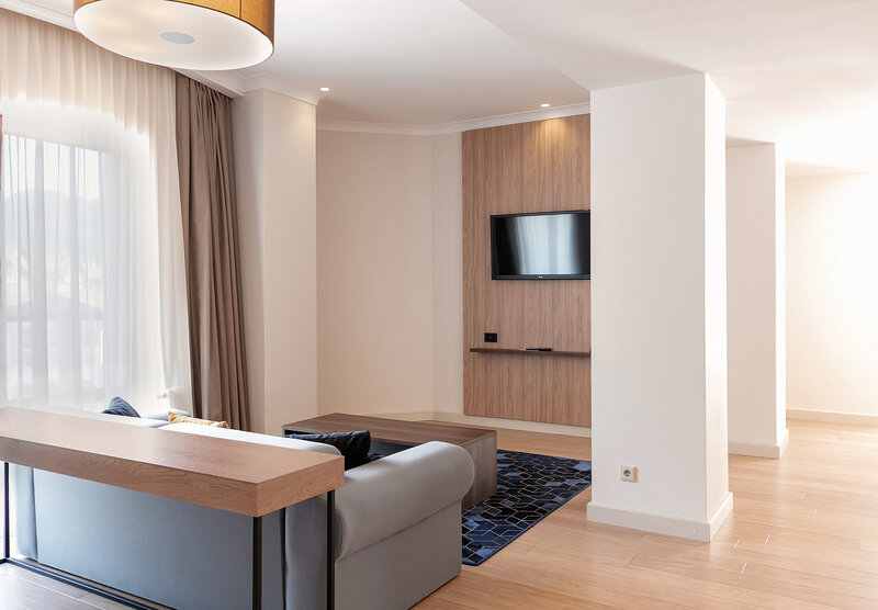 Представительский Люкс 4-местный 3-комнатный