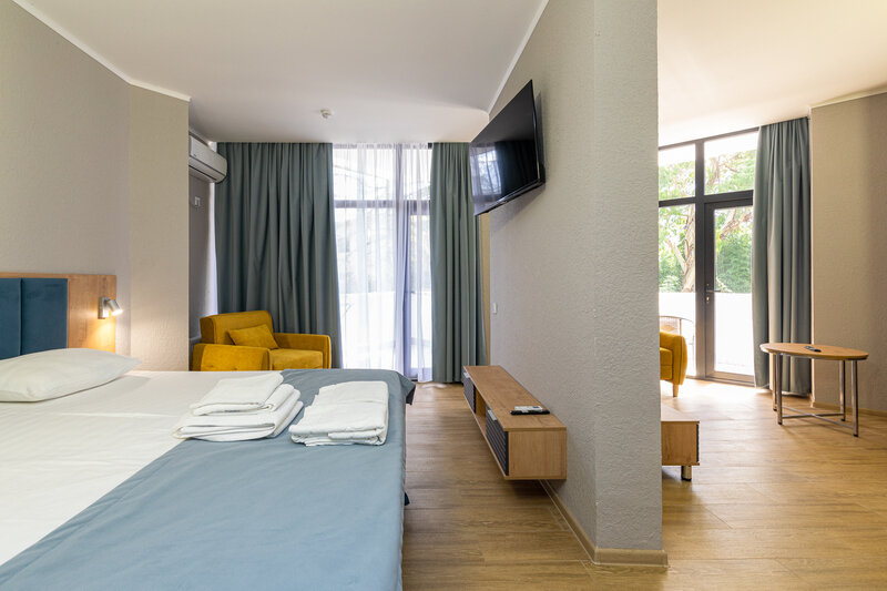 Люкс 2-местный 2-комнатный Евро (корпус Бриз)