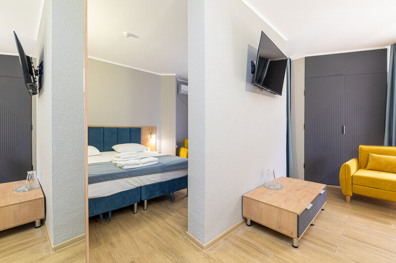 Люкс 2-местный 2-комнатный Евро (корпус Бриз)