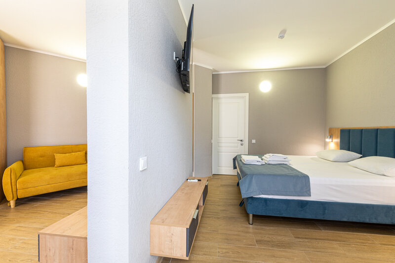 Люкс 2-местный 2-комнатный Евро (корпус Бриз)