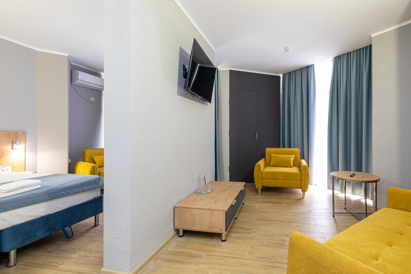 Люкс 2-местный 2-комнатный Евро (корпус Бриз)