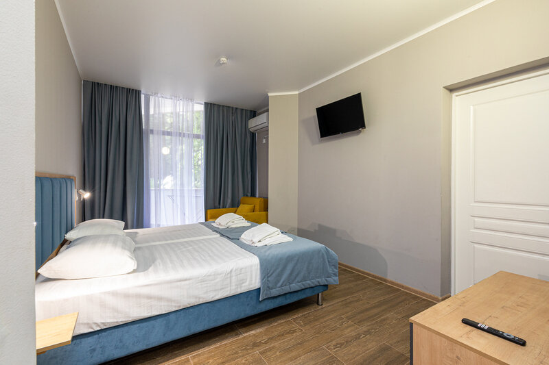 Люкс 4-местный 2-комнатный Евро (Корпус Бриз)