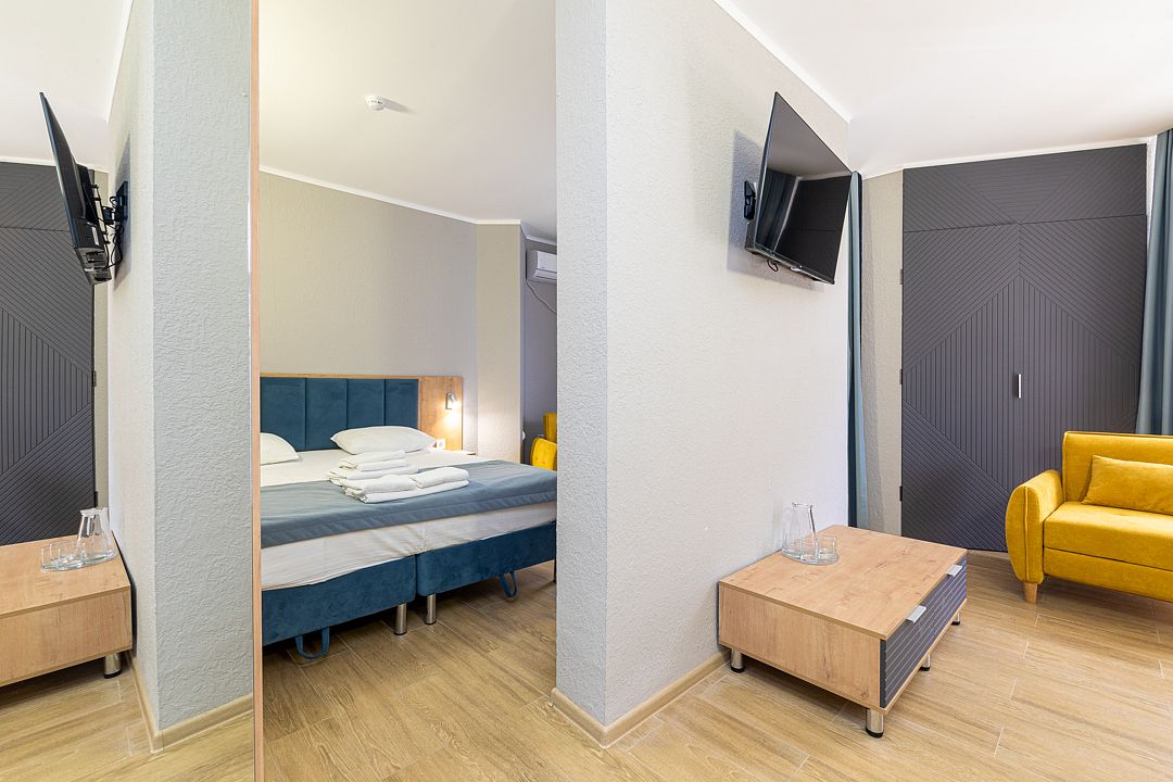 Полулюкс 2-местный 2-комнатный Евро (Корпус Бриз)