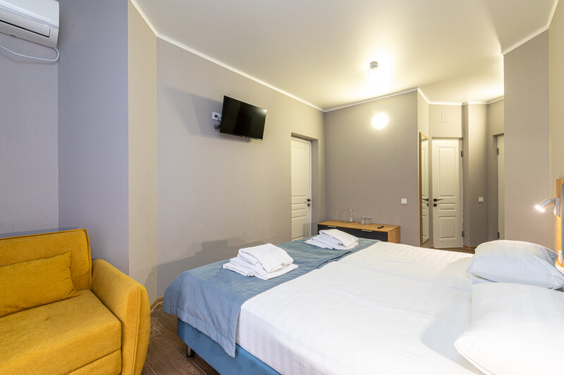 Полулюкс 4-местный 2-комнатный Евро (корпус Бриз)