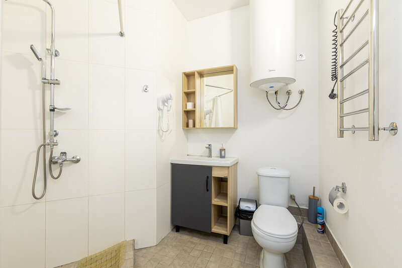 Полулюкс 4-местный 2-комнатный Евро (корпус Бриз)