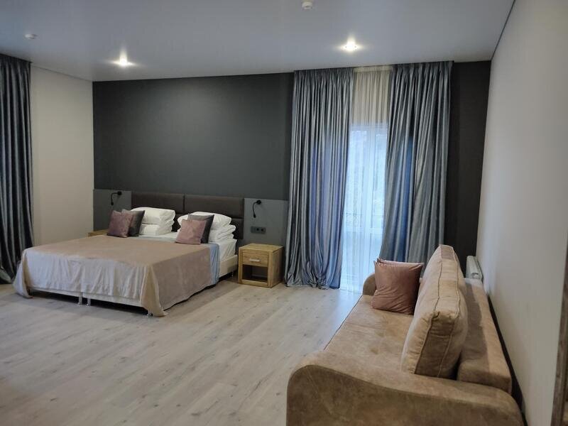 Улучшенный 2-местный 1-комнатный (с балконом)