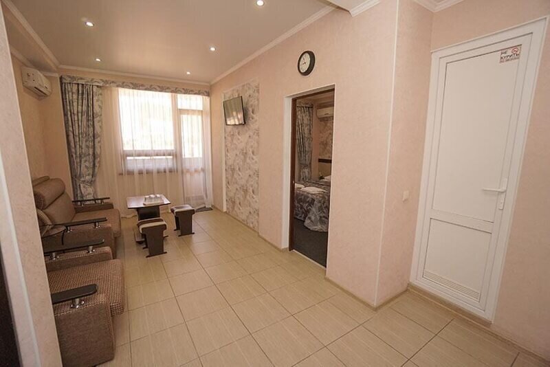 Люкс 4-местный (с балконом)