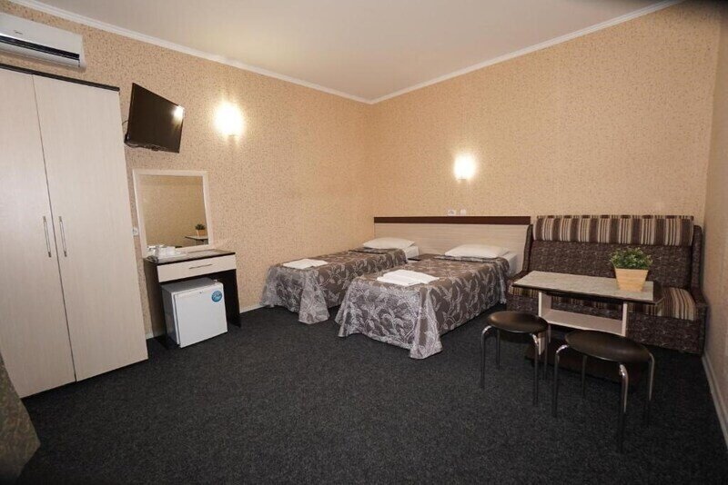 Номер 4-местный (с балконом)