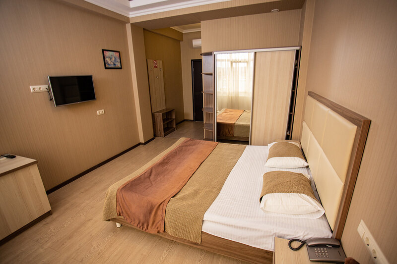 Стандартный 3-местный (вид во двор)