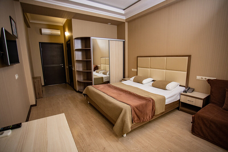 Стандартный 3-местный (вид во двор)