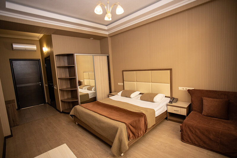 Стандартный 3-местный (вид во двор)