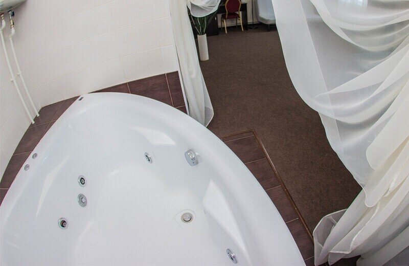 Люкс 2-местный (люкс с джакузи)