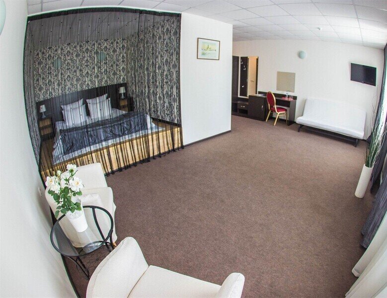 Люкс 2-местный (люкс с подиумом)