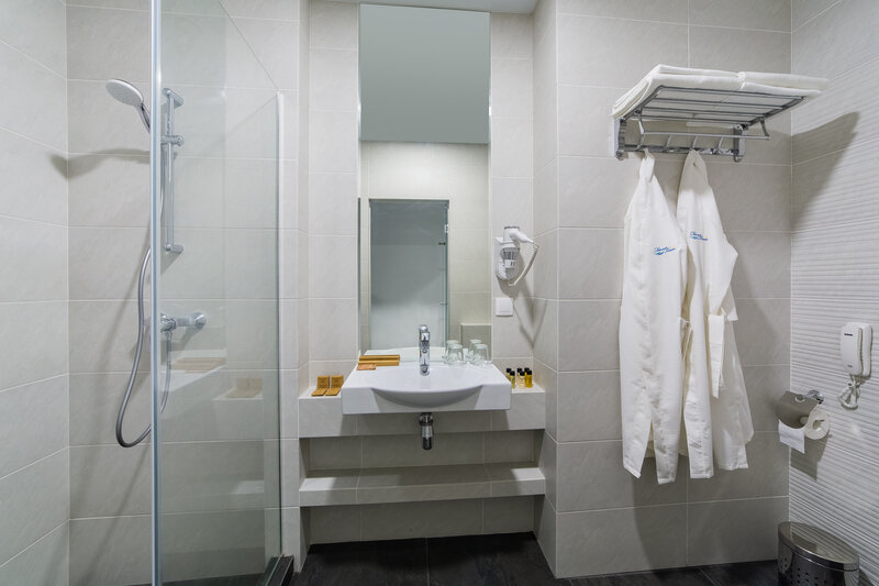 Люкс 4-местный 3-комнатный